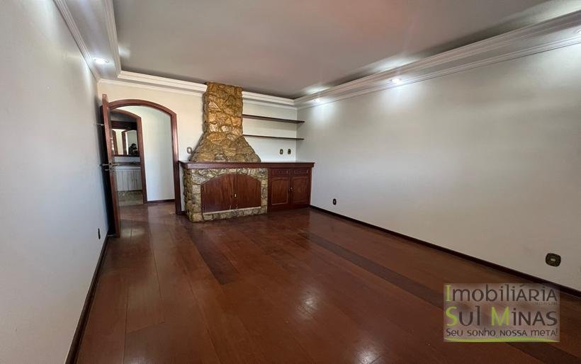 Casa de Alto padrão no centro de Cambuí MG (32)