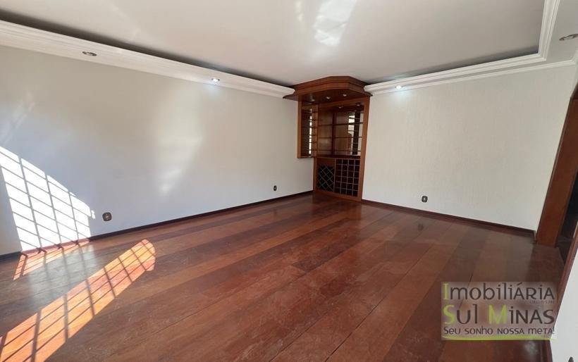 Casa de Alto padrão no centro de Cambuí MG (5)