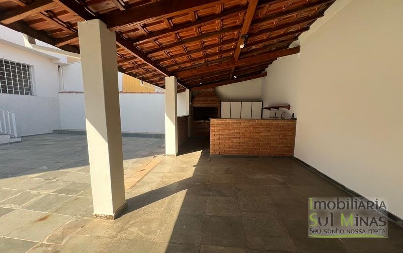 Casa de Alto padrão no centro de Cambuí MG (7)