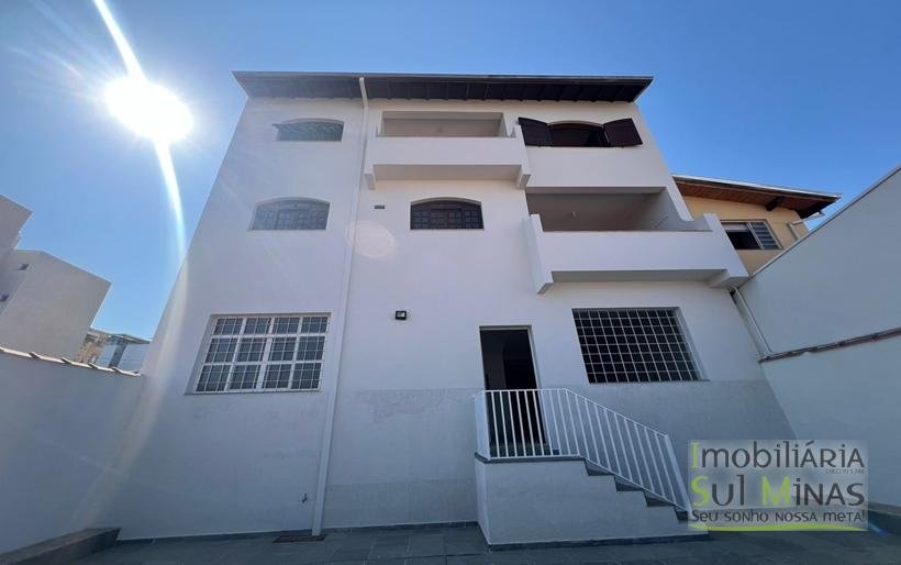 Casa de Alto padrão no centro de Cambuí MG (9)