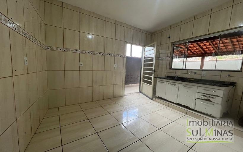 Casa para venda a 1 km do centro em Cambui MG Cód. 1963 (12)