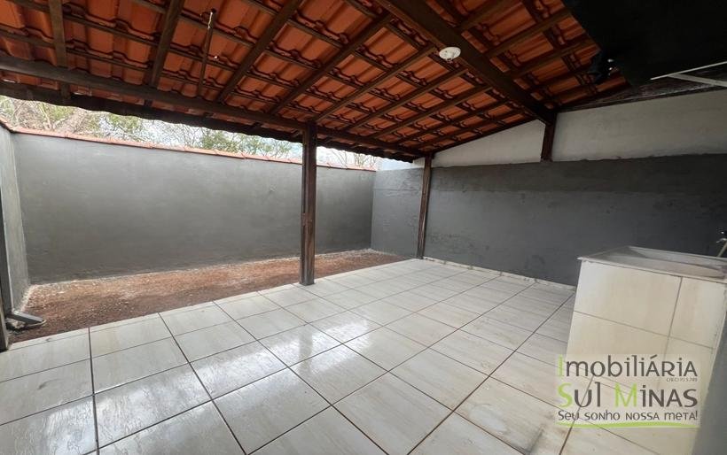 Casa para venda a 1 km do centro em Cambui MG Cód. 1963 (6)