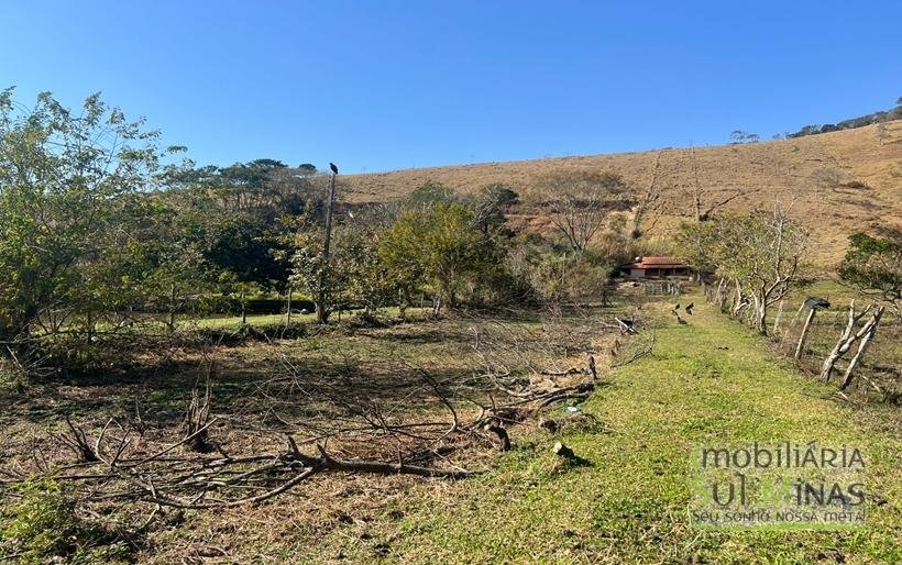 Chácara de 6.000 m² a 300m da pista em Estiva COD2246 (5)