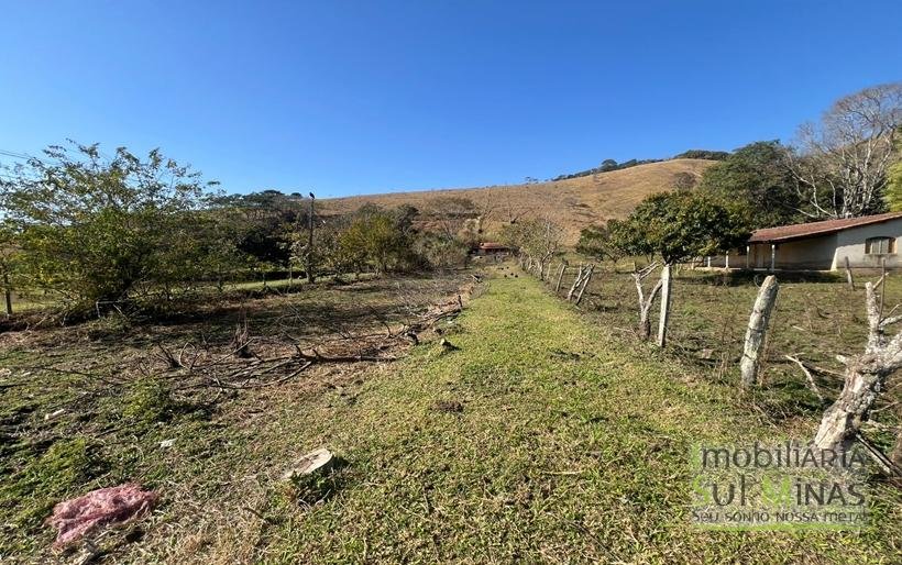 Chácara de 6.000 m² a 300m da pista em Estiva COD2246 (8)