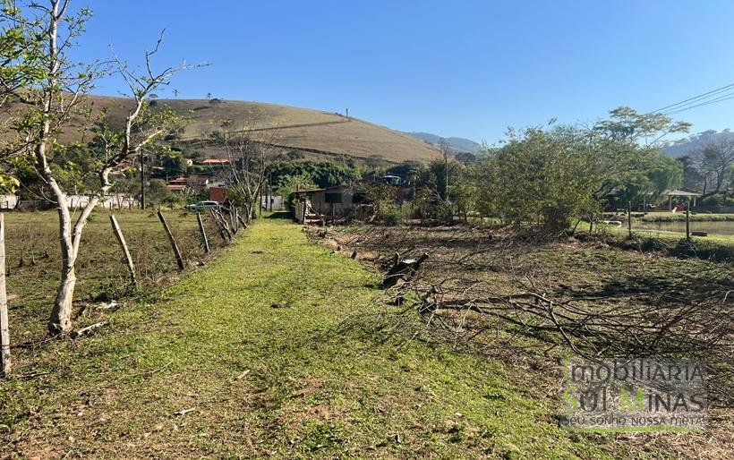 Chácara de 6.000 m² a 300m da pista em Estiva COD2246 (9)