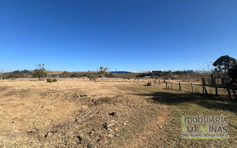 Chácara de 6000m2 com Área De Lazer À Venda COD2236 (1)