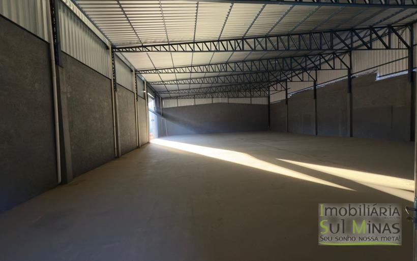 Galpão para Locação em CambuíMG – 750 m COD2225 (11)