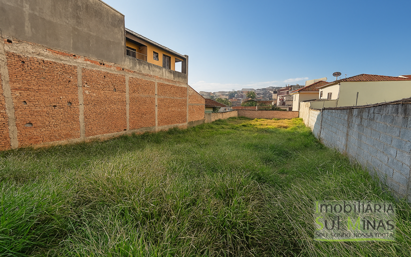 Lote 400m² em Excelente Localização COD2242 (1)
