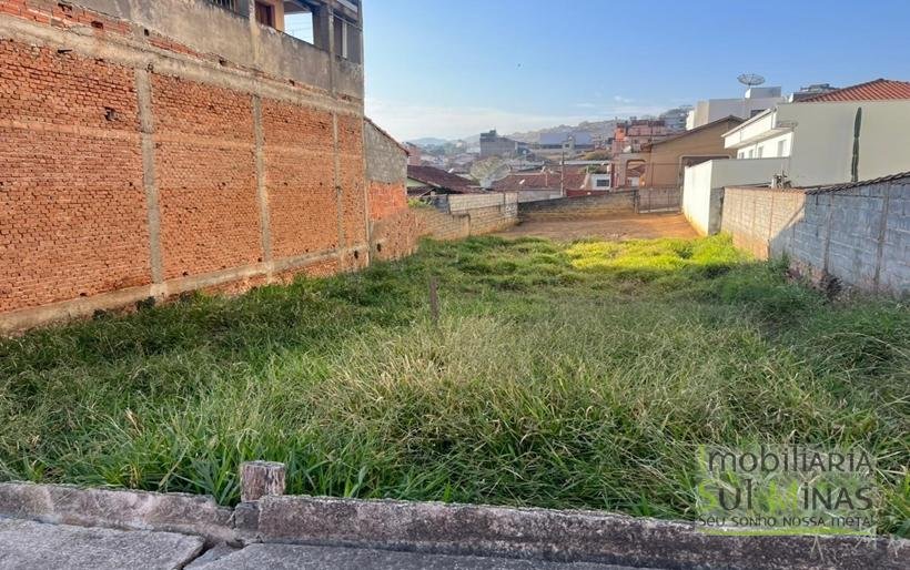 Lote 400m² em Excelente Localização COD2242 (2)