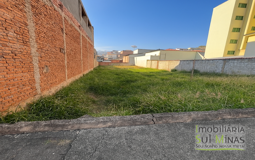 Lote 400m² em Excelente Localização COD2242 (2)
