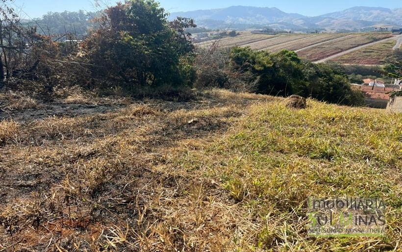 Lote de 900m a venda em bairro nobre de Cambuí COD2238 (1)