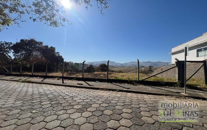 Lote de 900m a venda em bairro nobre de Cambuí COD2238 (2)