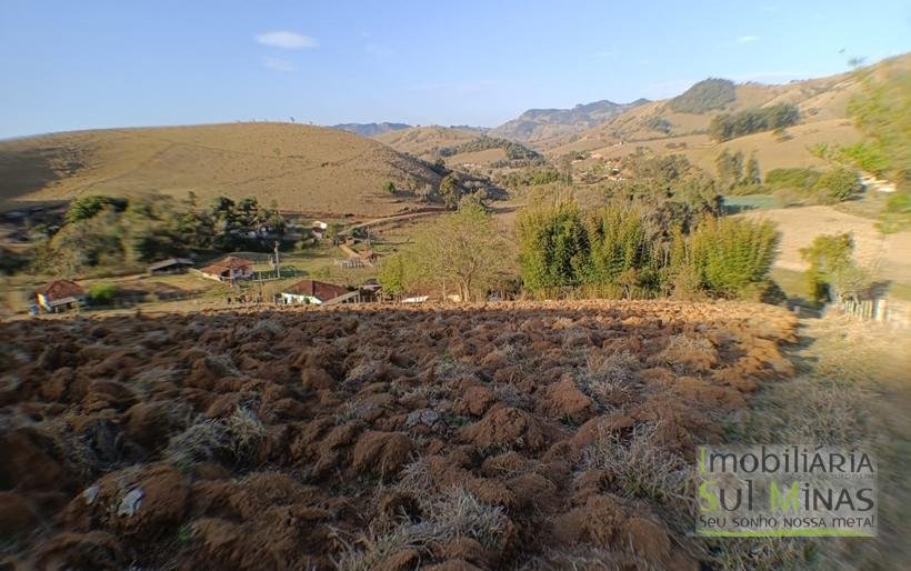Terreno de 8.000 m² com Vista Deslumbrante À Venda em Cambuí MG cod2257 (8)