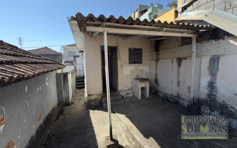 Casa com 111,24m² de lote À Venda no Centro de Cambui MG COD2281 (1)