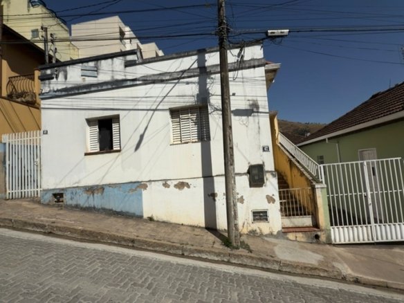 Casa com 111,24m² de lote À Venda no Centro de Cambui MG COD2281 (11)