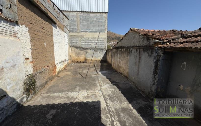 Casa com 111,24m² de lote À Venda no Centro de Cambui MG COD2281 (2)