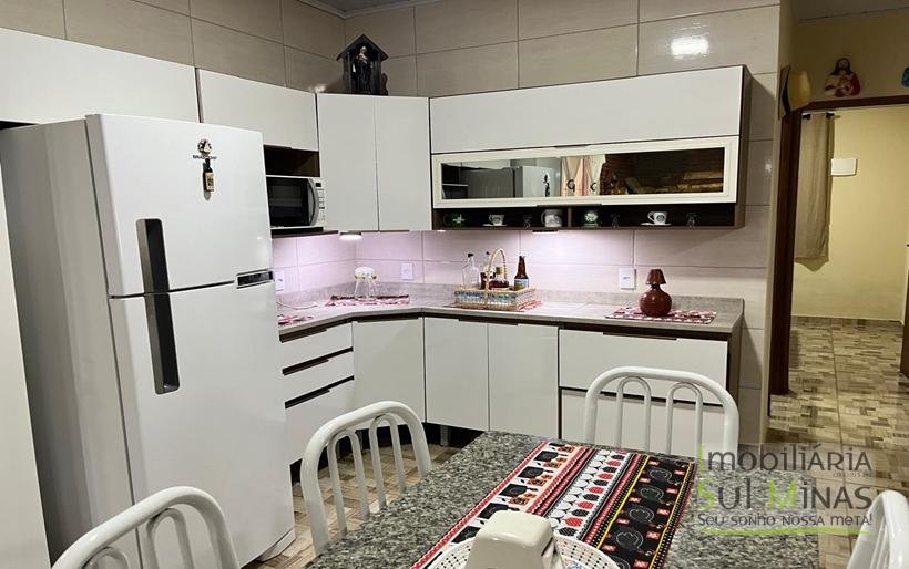 Chácara de 3 Dormitórios à Venda no Córrego do Bom Jesus MG COD2269 (1)