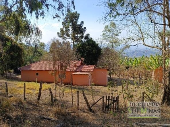 Chácara de 3 Dormitórios à Venda no Córrego do Bom Jesus MG COD2269 (11)