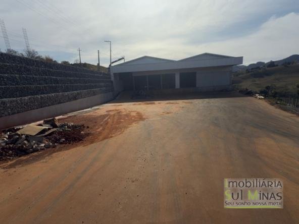 Galpão com 1200m² e ótimo acesso em Cambuí MG COD2028 (10)
