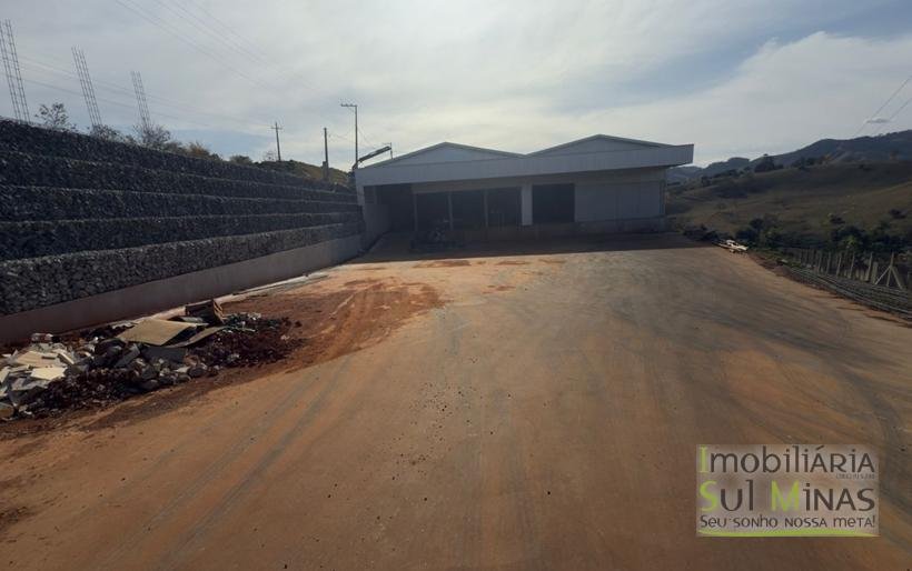 Galpão com 1200m² e ótimo acesso em Cambuí MG COD2028 (10)