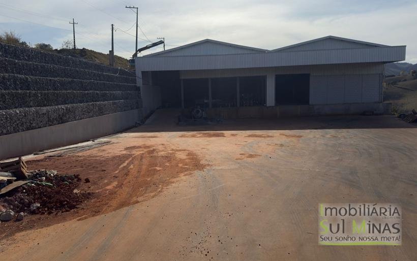 Galpão com 1200m² e ótimo acesso em Cambuí MG COD2028 (11)