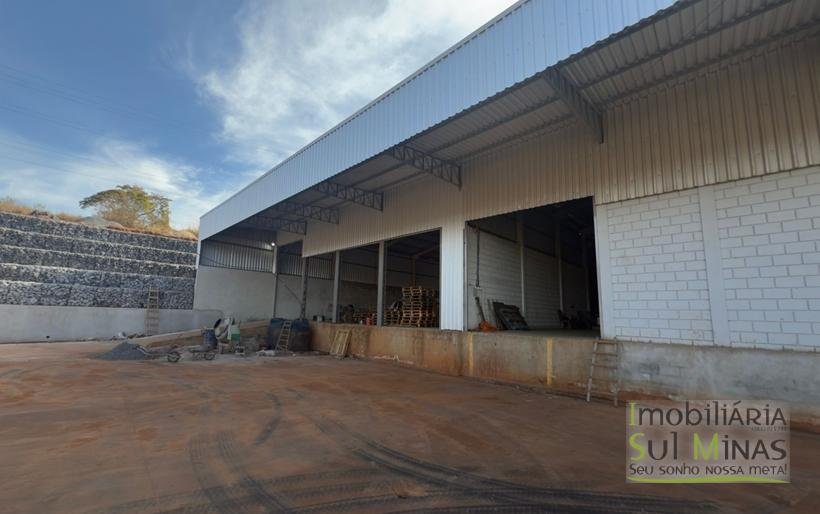 Galpão com 1200m² e ótimo acesso em Cambuí MG COD2028 (3)