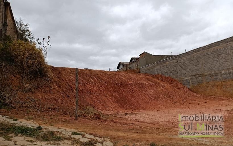 Lote À Venda em Cambuí MG com 1880m2 (2)