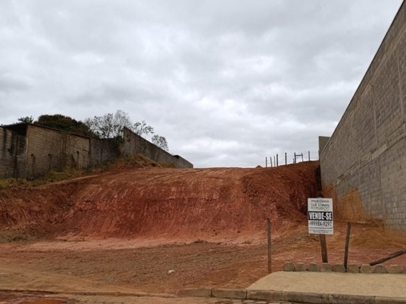 Lote À Venda em Cambuí MG com 1880m2 (3)