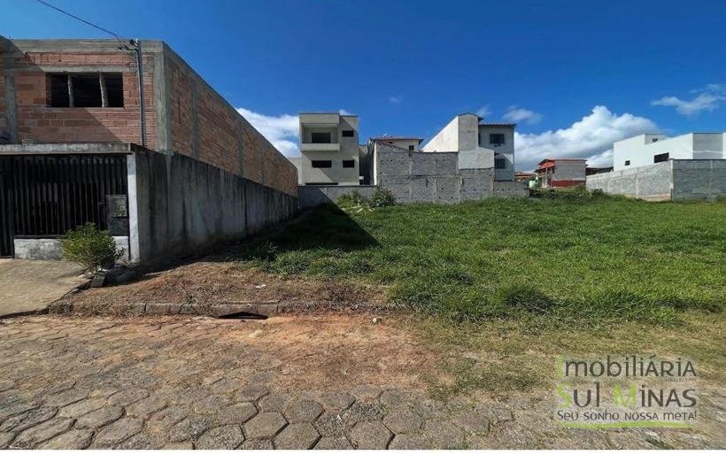 Lote de 140m² em Ótimo Bairro À Venda em Cambuí MG COD2276 (3)
