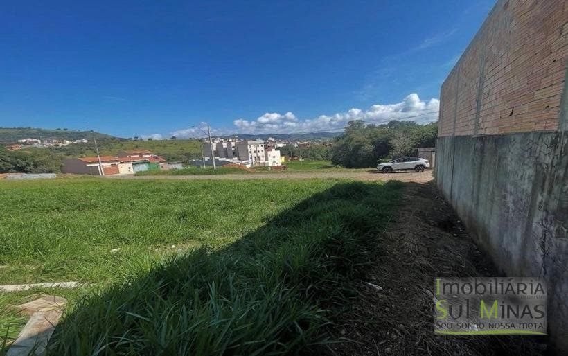 Lote de 140m² em Ótimo Bairro À Venda em Cambuí MG COD2276 (9)