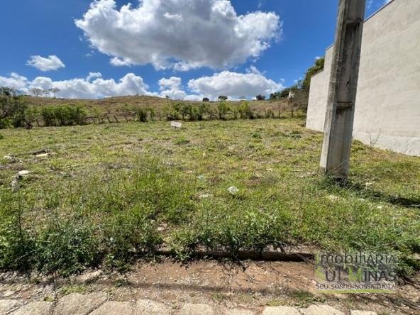 Lote de 280 m² próximo ao centro a Venda em Cambuí MG Cod. 1909 (1)