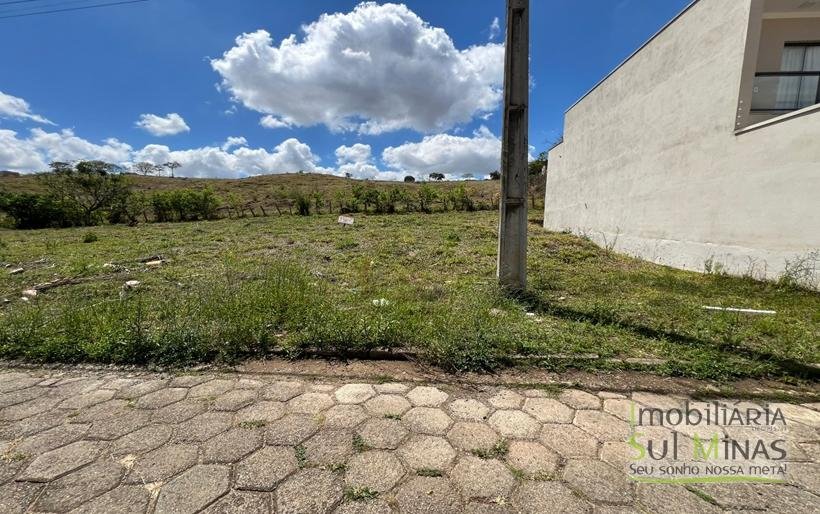 Lote de 280 m² próximo ao centro a Venda em Cambuí MG Cod. 1909 (3)