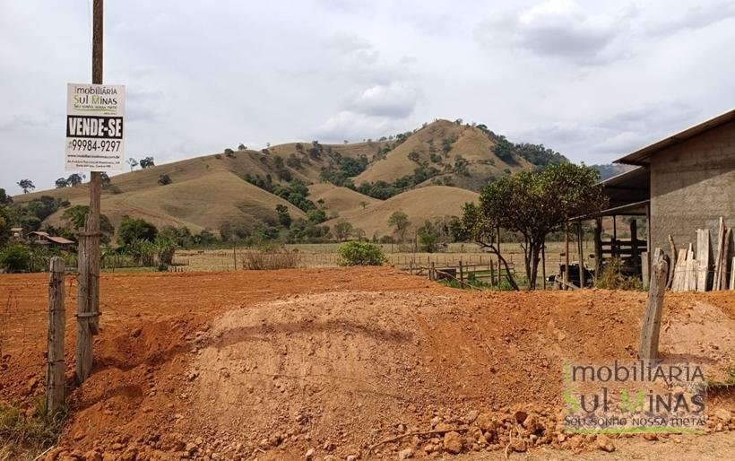 Terreno de 1.800m² À Venda em Cambuí MG COD2279 (3)