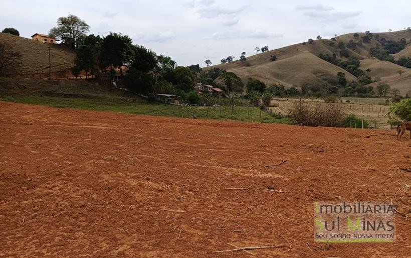 Terreno de 1.800m² À Venda em Cambuí MG COD2279 (4)
