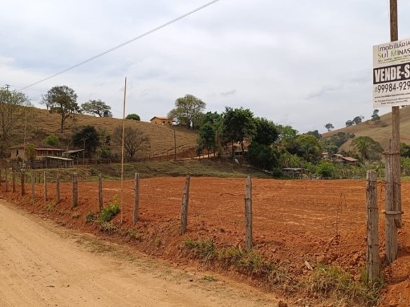 Terreno de 1.800m² À Venda em Cambuí MG COD2279 (7)
