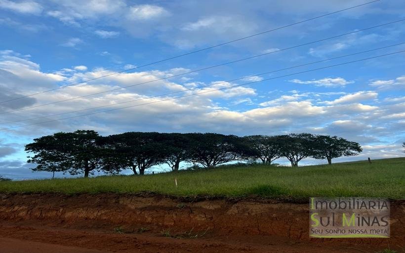 2302 Residencial Lagoa Park em Cambui MG COD2302 (43)