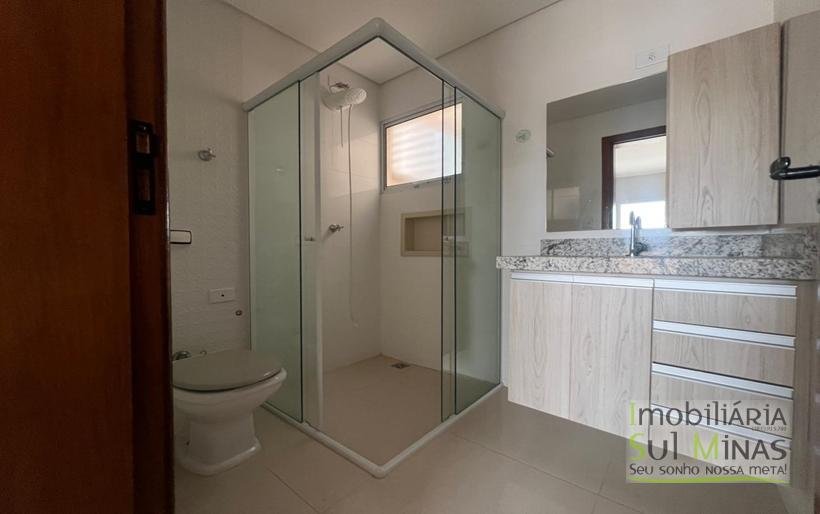 Apartamento Com Armários Planejados no Centro de Cambuí MG para Locação COD2294 (2)