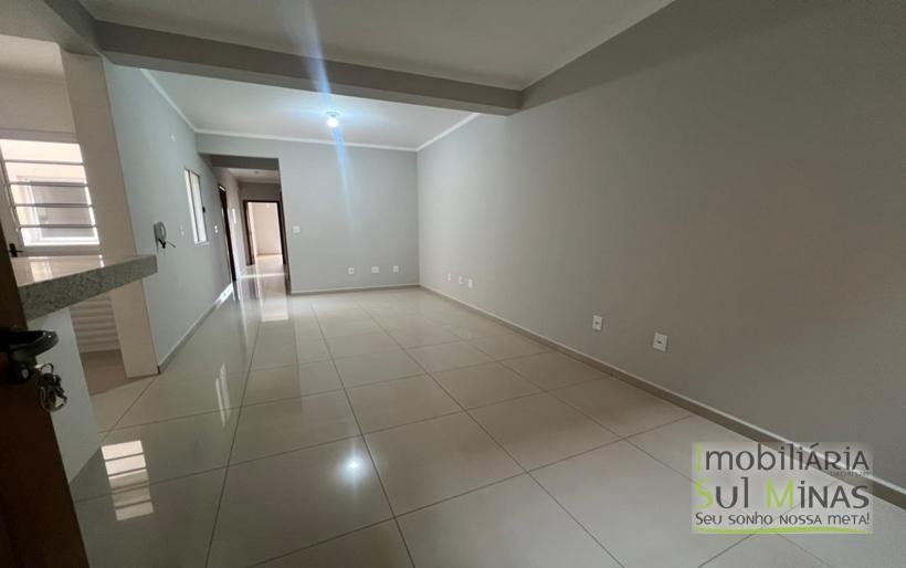 Apartamento Com Armários Planejados no Centro de Cambuí MG para Locação COD2294 (3)