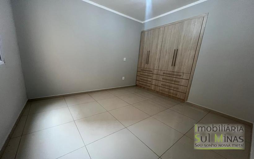 Apartamento Com Armários Planejados no Centro de Cambuí MG para Locação COD2294 (9)