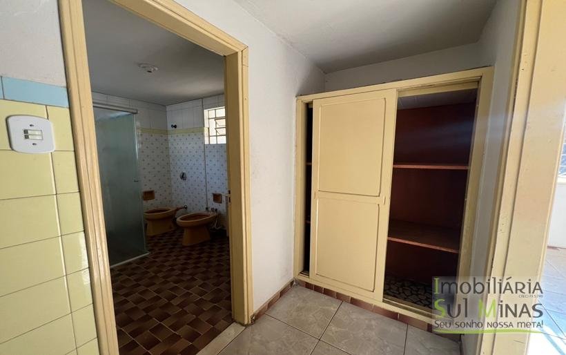 Casa Comercial Com 3 Salas para Locação no Centro de CambuíMG COD2287 (10)