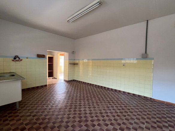 Casa Comercial Com 3 Salas para Locação no Centro de CambuíMG COD2287 (8)