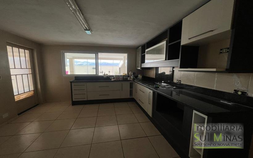 Casa Nova com Piscina a Venda em Cambuí MG Cód. 1472 (12)