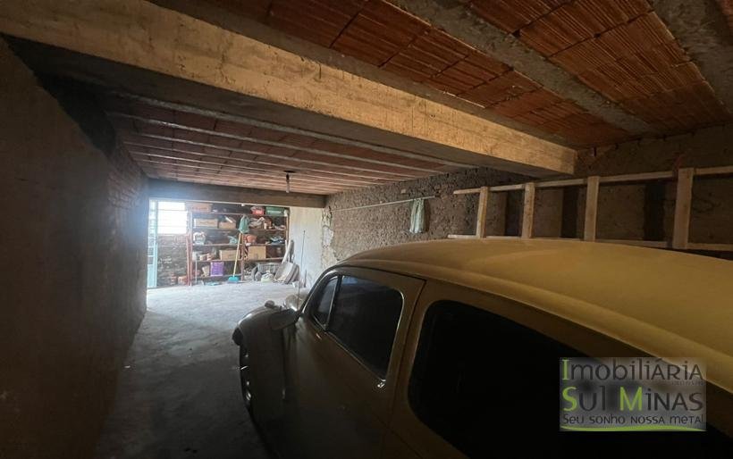 Casa com Duas Moradas Próxima ao Centro À Venda em Cambuí MGCOD2304 (1)