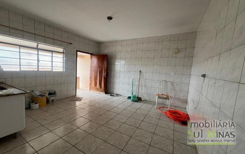 Casa com Duas Moradas Próxima ao Centro À Venda em Cambuí MGCOD2304 (10)