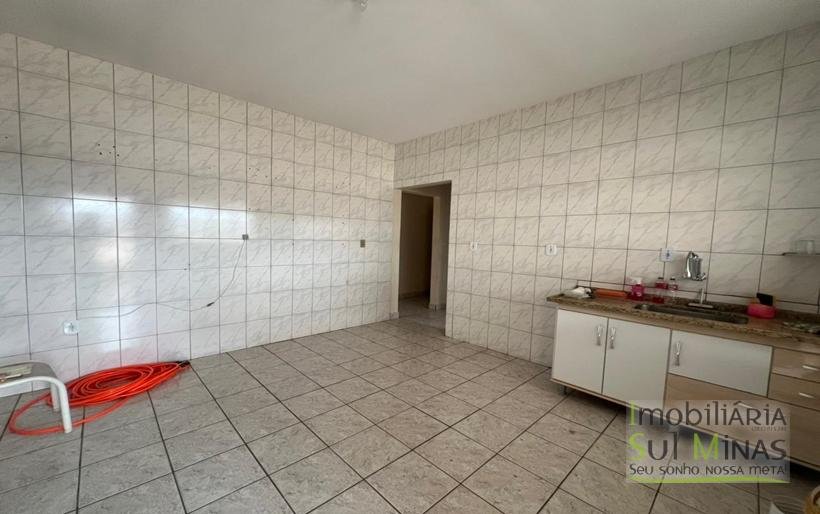 Casa com Duas Moradas Próxima ao Centro À Venda em Cambuí MGCOD2304 (17)