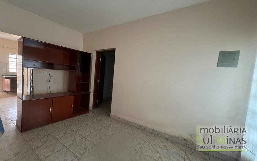 Casa com Duas Moradas Próxima ao Centro À Venda em Cambuí MGCOD2304 (2)