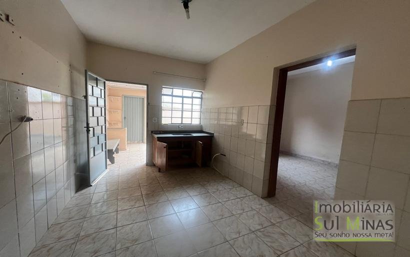 Casa com Duas Moradas Próxima ao Centro À Venda em Cambuí MGCOD2304 (4)