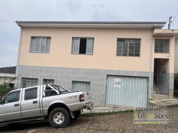 Casa com Duas Moradas Próxima ao Centro À Venda em Cambuí MGCOD2304