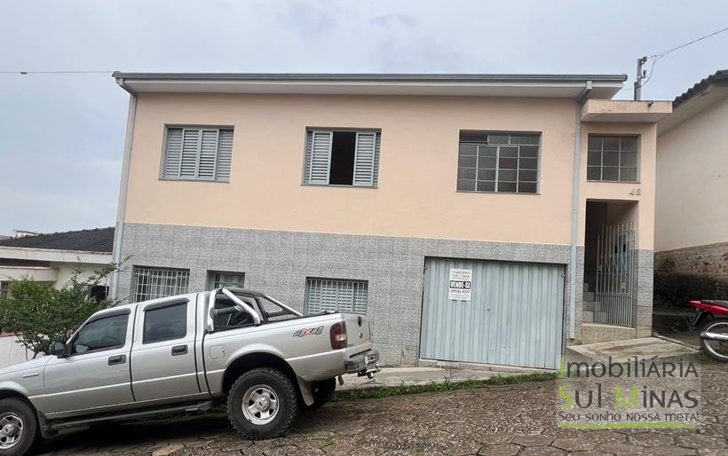 Casa com Duas Moradas Próxima ao Centro À Venda em Cambuí MGCOD2304