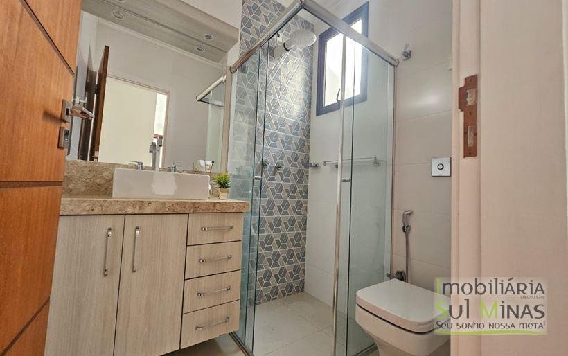 Casa com Ponto Comercial á Venda no Centro de Cambuí Cód. 2039 (11)